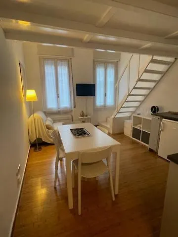 דירה Two-room San Babila מילאנו