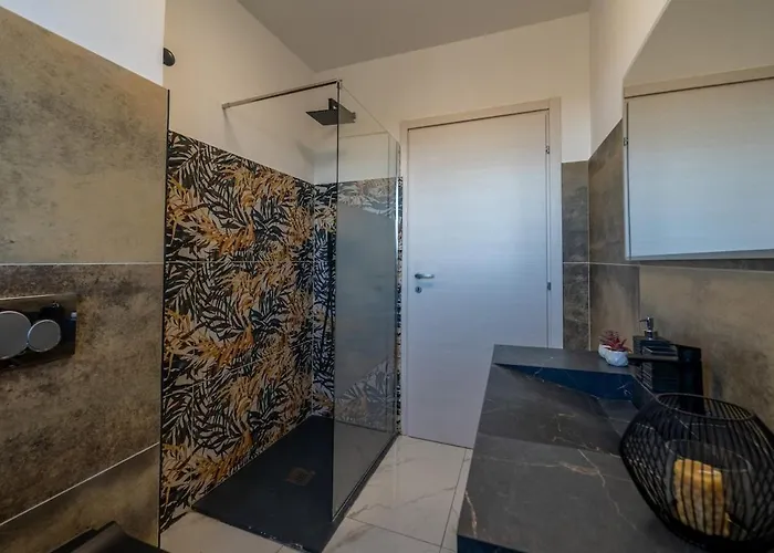 New With 4 Bedrooms Apartment Milan