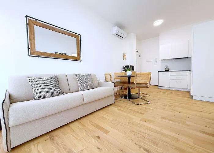Viale Monza Ab - 2 Bedroom- 15 Min Dal Duomo *