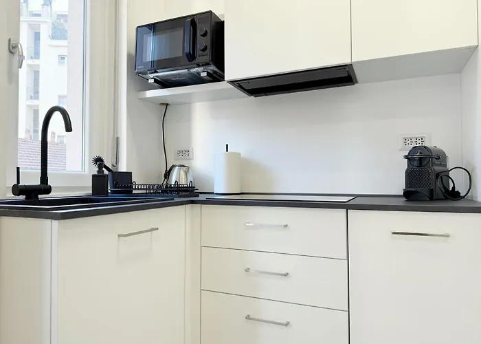 Apartament Viale Monza Ab - 2 Bedroom- 15 Min Dal Duomo Mediolan
