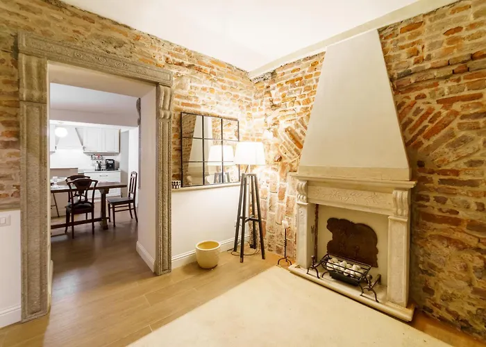 La Corte Di Stampa - * Milan