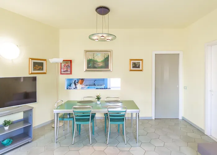 Апартаменты Repubblica-stazione Big House Skyline View 4 Pax Check In H24