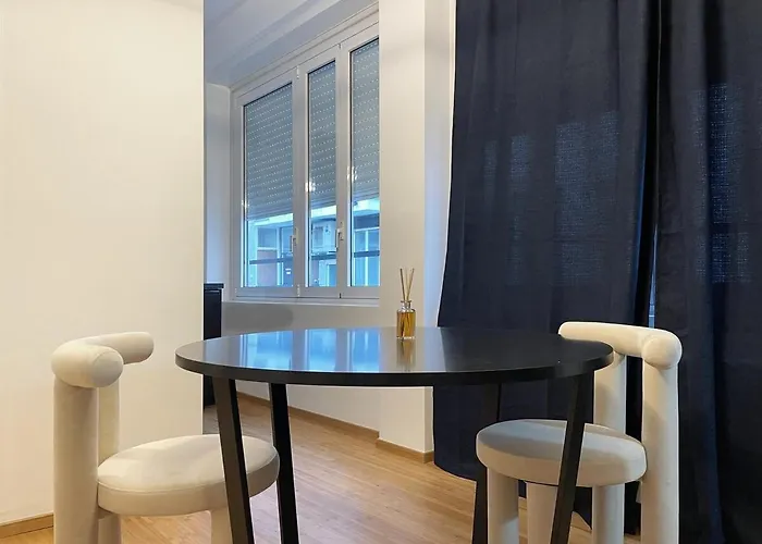 Eleganza Milanese Near Duomo & Metro Апартаменты *