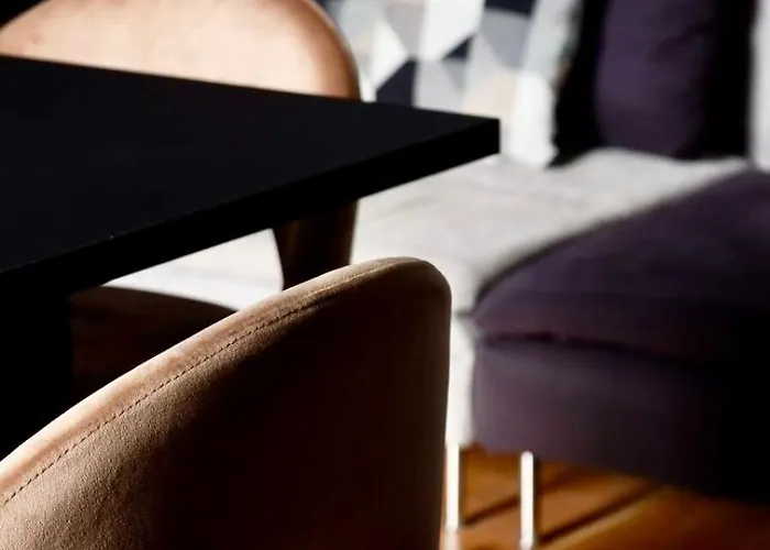 Cozy Renovated Comfort In Isola * Milan