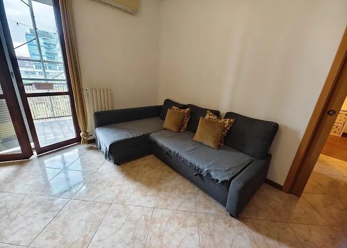 Rogoredo - 10 Min-linate Airport 100 M From The Metro 公寓 *