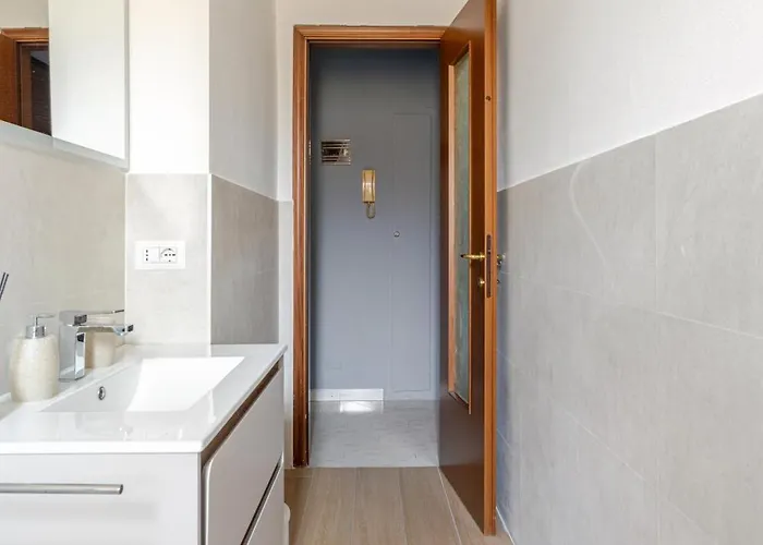 - Isola Lejlighed Milano