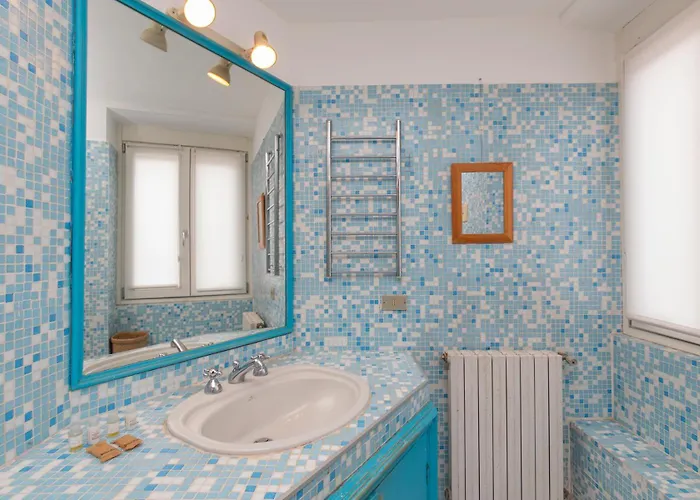 Апартаменты Xenia - Lovely In Corso Genova 10 Min From Duomo Милан