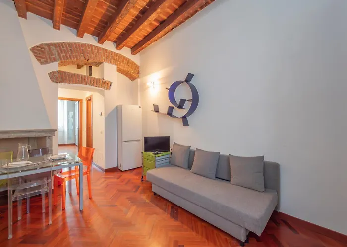 Xenia - Historic Two-room In Navigli Area Milán