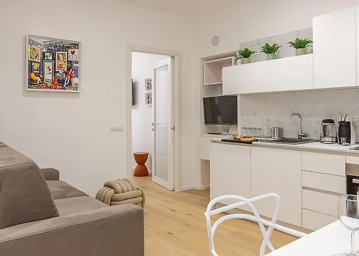 Apartment Art-filled In Centro