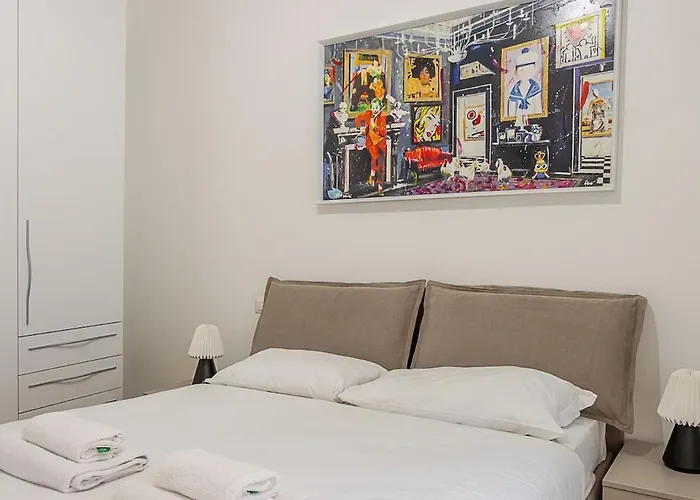 Art-filled In Centro Mailand
