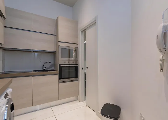 Xenia - Spacious Three-room In Moscova Area *