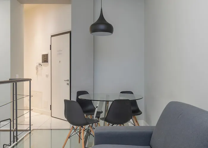 Xenia - Spacious Three-room In Moscova Area * Milano