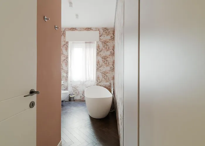 Cadorna - Rasori - Ampio Trilocale Di Design * Милан
