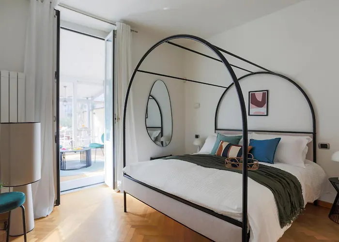 The Rent - Spacious Three-bedroom In The Heart Of Lejlighed Milano