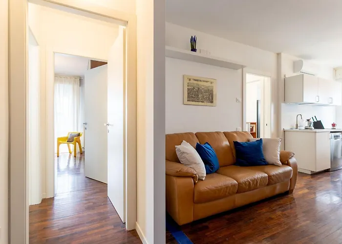 Russoli By Halldis Milán