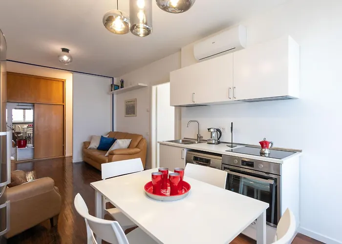 Russoli By Halldis Milán