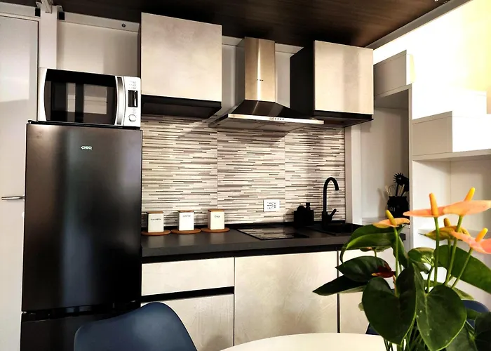 Fantastic Flat Famagosta Area, Forum, Parking, Netflix 公寓