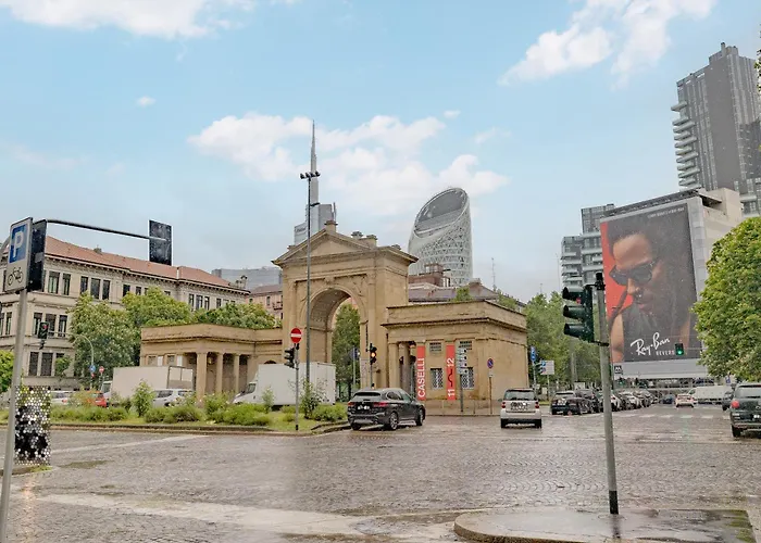 Lovely - Corso * מילאנו