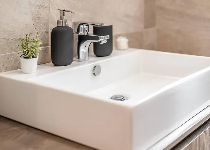 Carrobbio's Nest - Elegant With Wifi And Ac