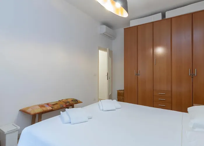 Oasi Urbana A Milano: Piazza Insubria