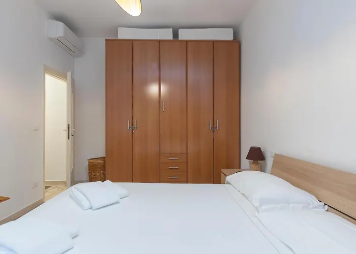 Oasi Urbana A Milano: Piazza Insubria Milano