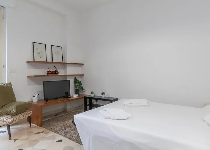 Oasi Urbana A Milano: Piazza Insubria Milano