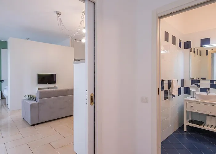 Youhosty - Via Savona 70