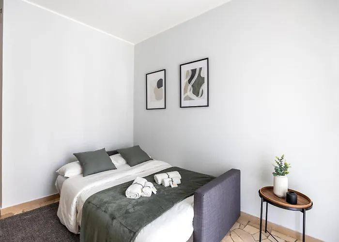8 Min Dalla Metro Casa Elegante Con Netflix E Wifi Milan