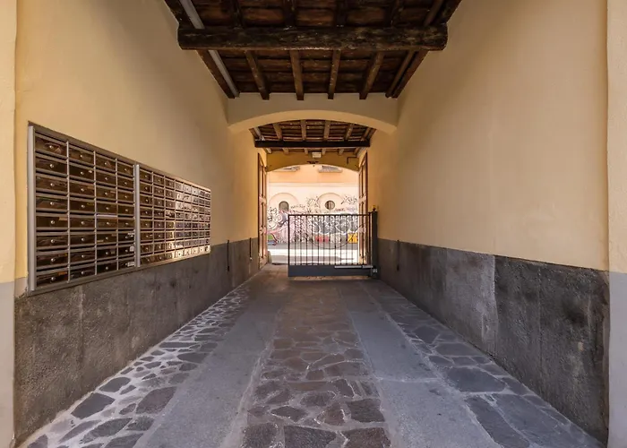 Bricks & Beams In The Key Area Of Milano