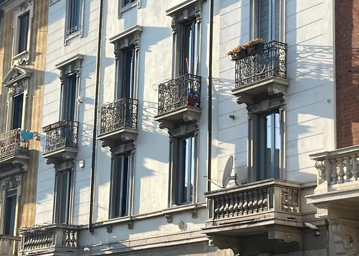 Max - Exclusive - Station Milano