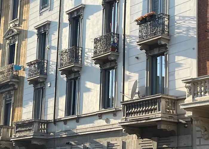 Max - Exclusive - Station *