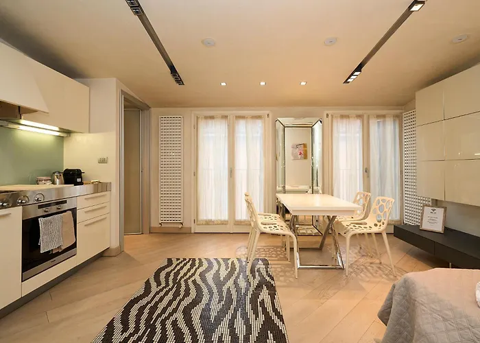 Luxury House - 2 Minutes Walk From Station * Milaan