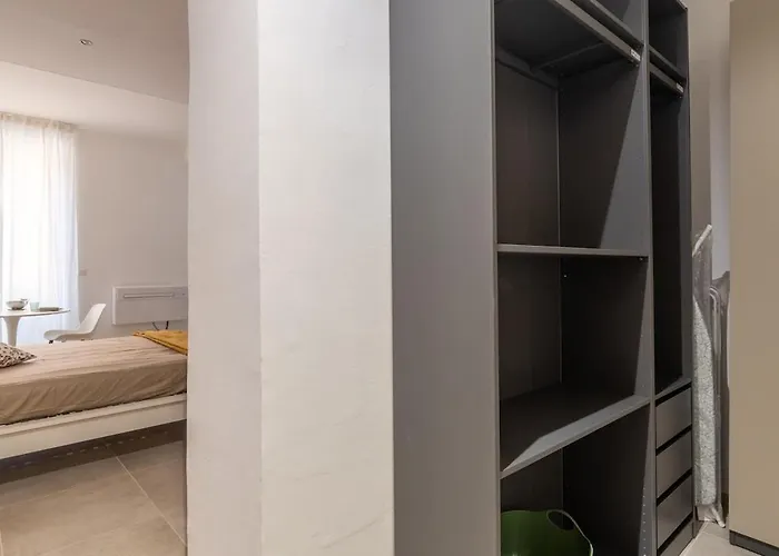 Apartment Host4u - Edoardo's House In *