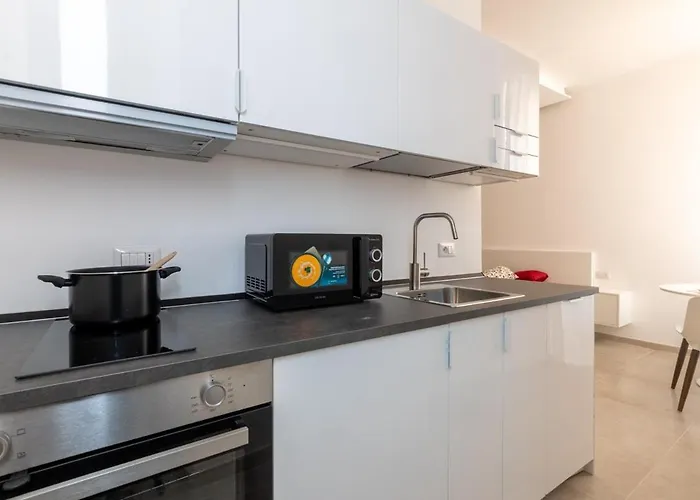 Host4u - Edoardo's House In Apartment *