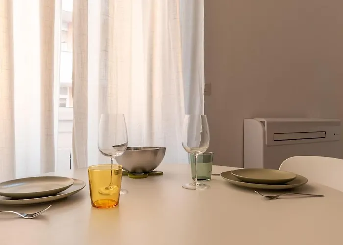 Host4u - Edoardo's House In Apartment Milan