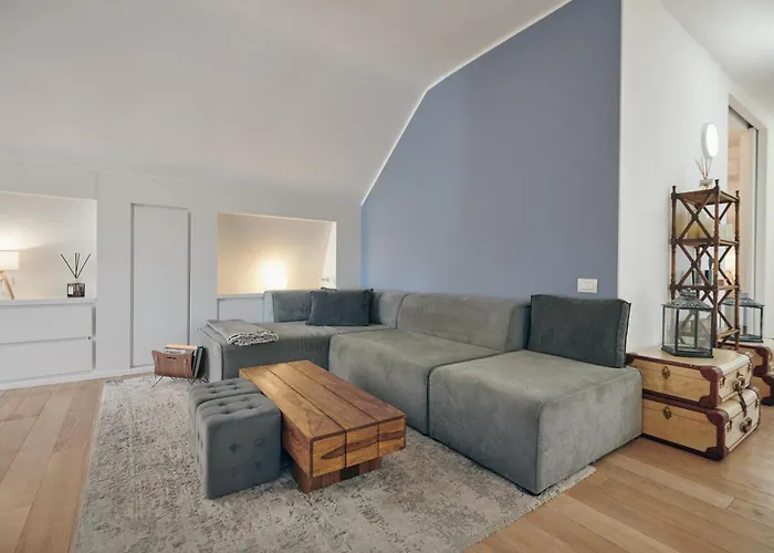 Апартаменты Sant'andrea Penthouse By Montenapoleone Living