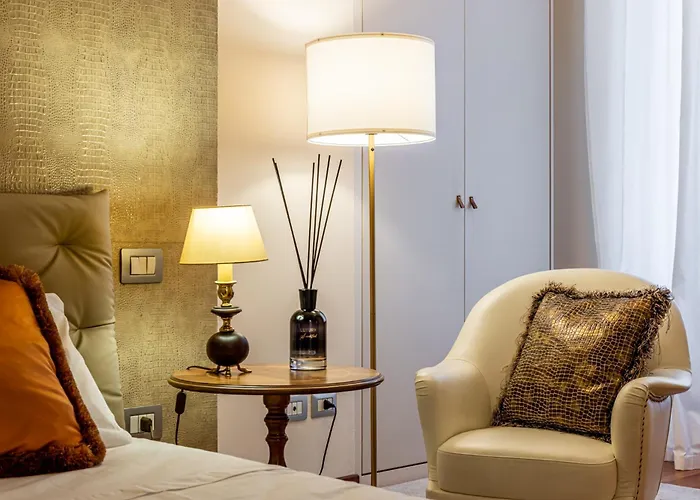 Luxury, Modern & Charming Near Station 아파트 밀라노