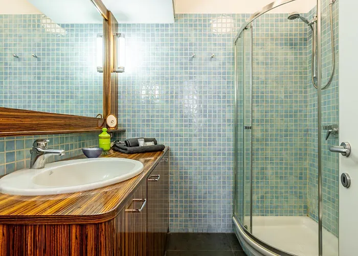 아파트 Luxury, Modern & Charming Near Station *