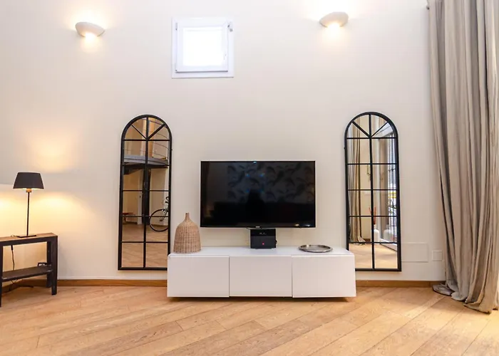 Luxury 3 Fiat, Ariberto Home, Tra Centro Storico Di E Navigli, Con Spaziosa Jacuzzi Apartment