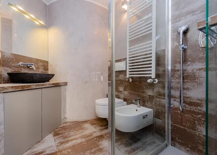 Luxury 3 Fiat, Ariberto Home, Tra Centro Storico Di E Navigli, Con Spaziosa Jacuzzi Apartment *
