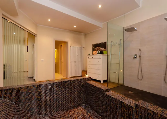 Апартаменты Luxury 3 Fiat, Ariberto Home, Tra Centro Storico Di E Navigli, Con Spaziosa Jacuzzi *