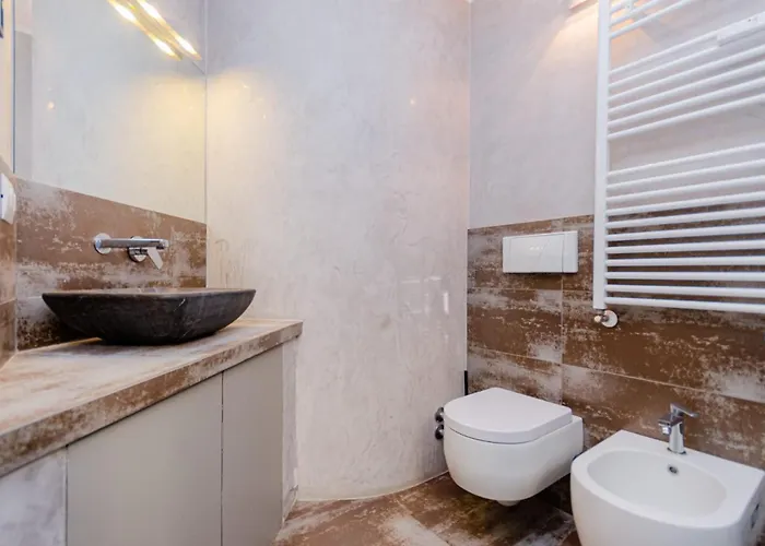 Apartment Luxury 3 Fiat, Ariberto Home, Tra Centro Storico Di E Navigli, Con Spaziosa Jacuzzi