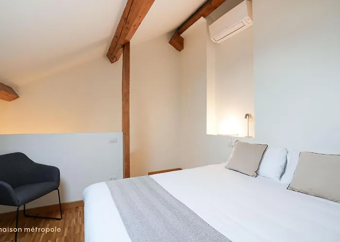 Centrale, Bilocale Su Due Livelli Milão