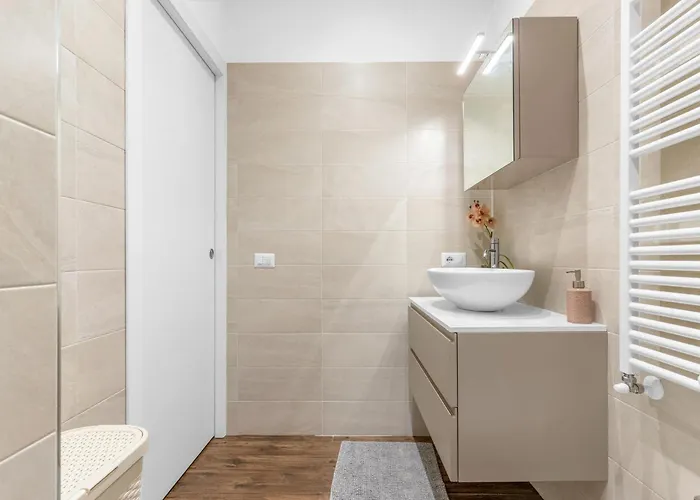 Corsica Comfort Suites-10 Min To Linate Airport Lägenhet *
