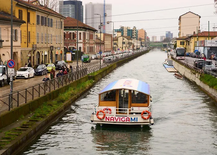 Riverside Loft Navigli - Spacious Two-bedroom * מילאנו