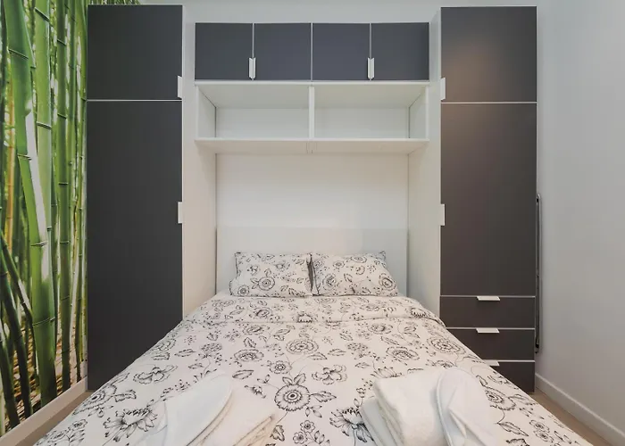 Apartman Modern & Functional Steps From Bosco Verticale & Gae Aulenti *