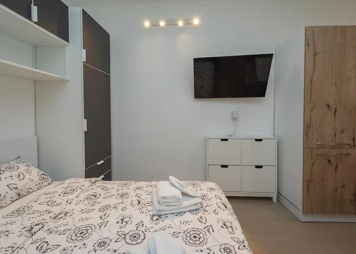 Modern & Functional Steps From Bosco Verticale & Gae Aulenti *