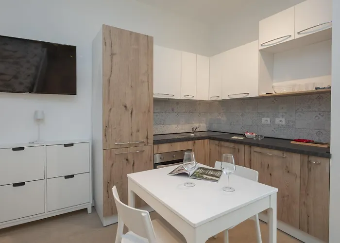 Apartman Modern & Functional Steps From Bosco Verticale & Gae Aulenti Milánó