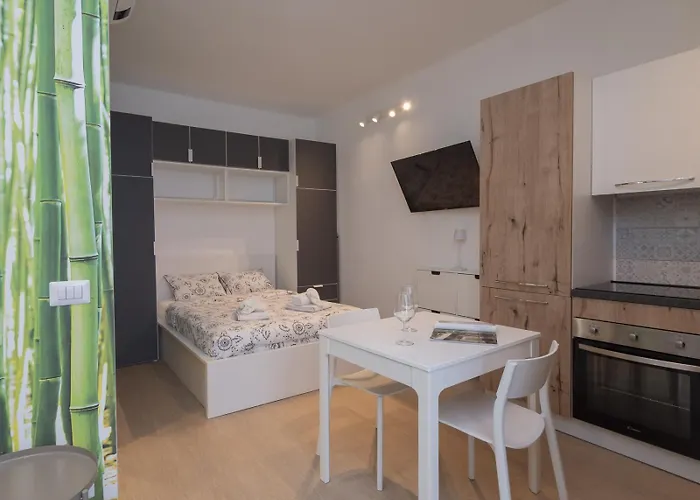 Modern & Functional Steps From Bosco Verticale & Gae Aulenti Apartman *