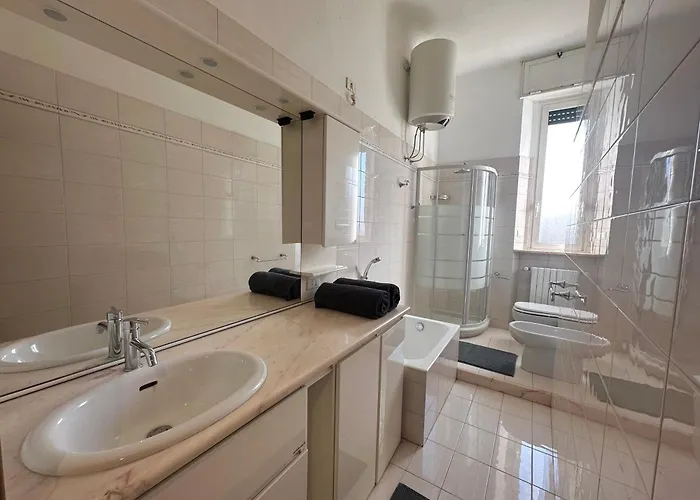 Appartement Elegante Bilocale- 1 Minuto Dalla Metro M2 Piola